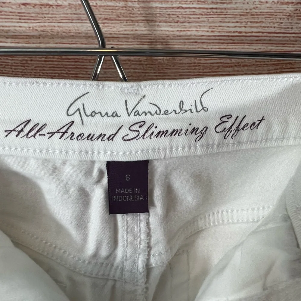 Gloria Vanderbilt Amanda Capri's - Picture 3 of 5